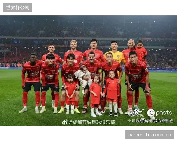 罗慕洛与尤萨的默契配合,是蓉城精细化战术训练成果的体现。 罗慕洛与尤萨的默契配合,是蓉城精细化战术训练成果的体现。