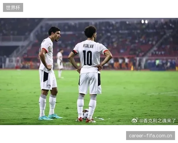 南特中锋穆罕默德将作为支点,为萨拉赫和马尔穆什创造进攻空间。 南特中锋穆罕默德将作为支点,为萨拉赫和马尔穆什创造进攻空间。